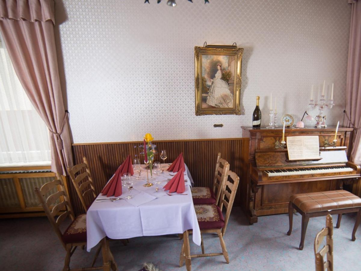 Hotel Zur Post - Burg An Der Mosel Extérieur photo